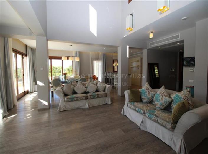 Image No.6-Villa / Détaché de 6 chambres à vendre à Aphrodite Hills