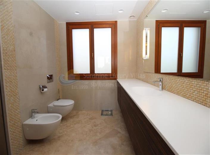 Image No.13-Villa / Détaché de 6 chambres à vendre à Aphrodite Hills