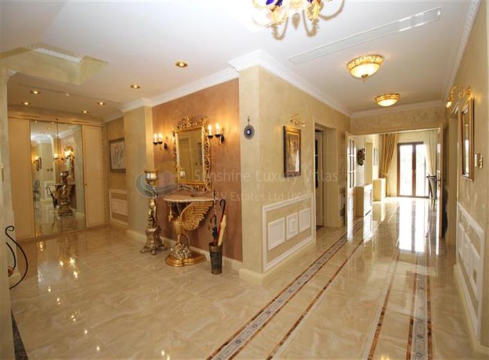 Image No.4-6 Bed Villa for sale