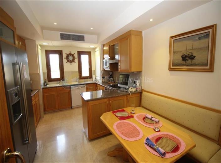 Image No.3-Villa de 4 chambres à vendre à Aphrodite Hills