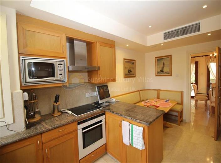 Image No.6-Villa de 4 chambres à vendre à Aphrodite Hills