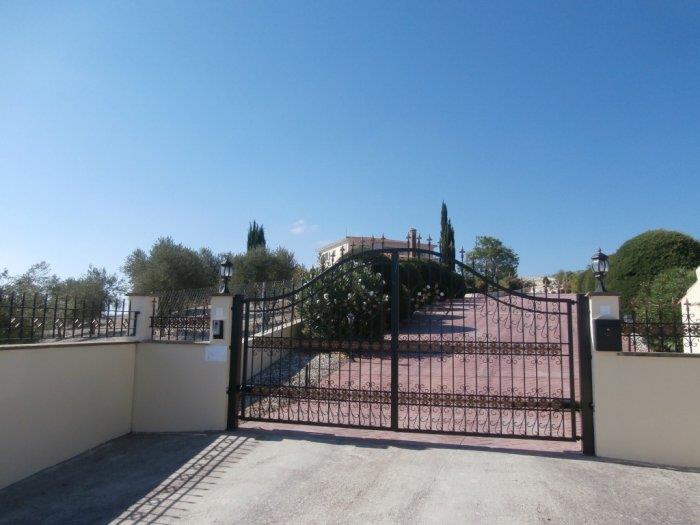 Image No.3-7 Bed Villa for sale