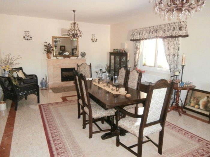 Image No.4-7 Bed Villa for sale