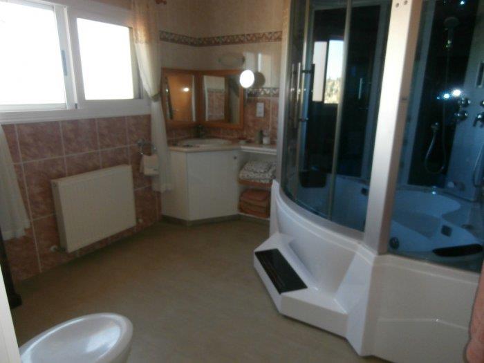 Image No.10-7 Bed Villa for sale