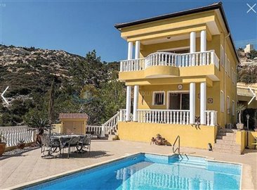 Villa de 3 chambres à vendre à Peyia