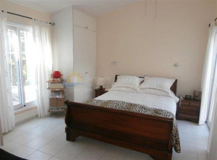 Image No.7-Villa de 2 chambres à vendre à Peyia