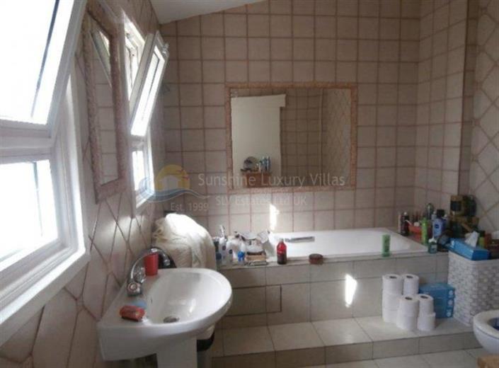 Image No.9-Villa de 2 chambres à vendre à Peyia