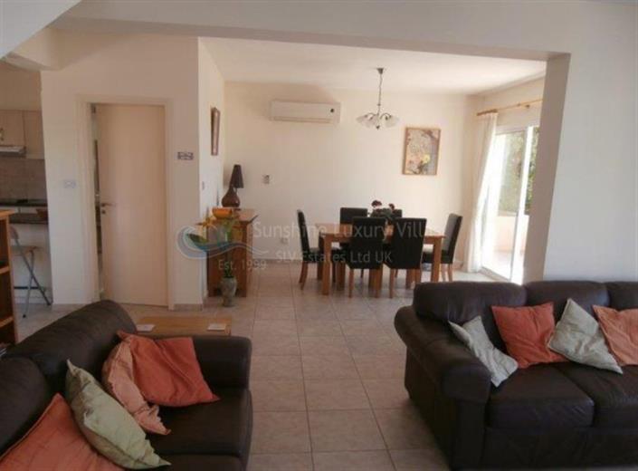 Image No.3-Villa de 3 chambres à vendre à Peyia