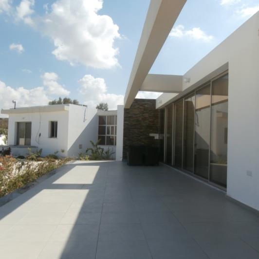 Image No.1-Bungalow de 4 chambres à vendre à Koloni