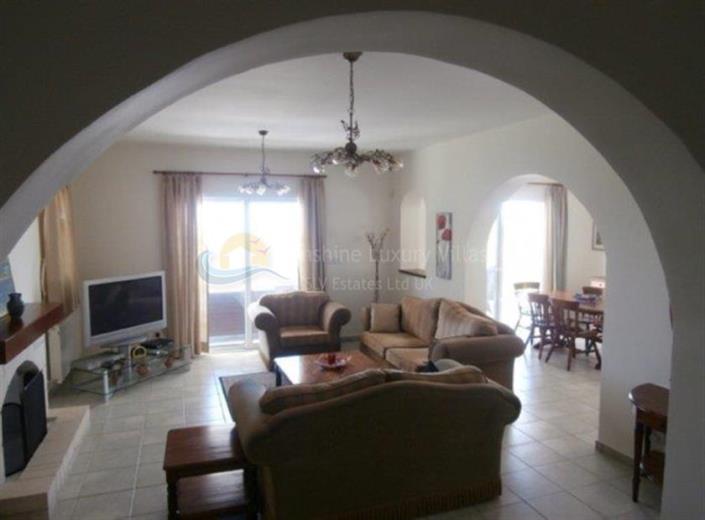 Image No.5-Villa de 4 chambres à vendre à Paphos