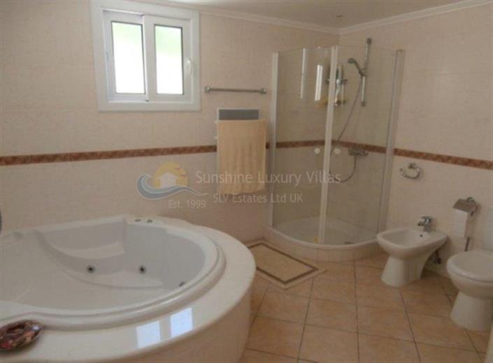 Image No.9-Villa de 4 chambres à vendre à Paphos