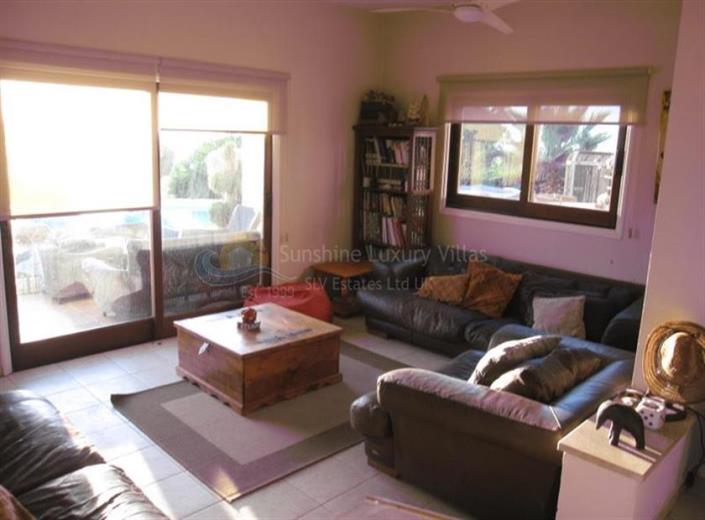 Image No.5-Villa de 3 chambres à vendre à Sea Caves