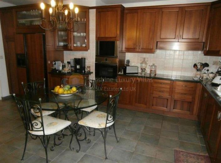 Image No.2-Villa de 5 chambres à vendre à Tala