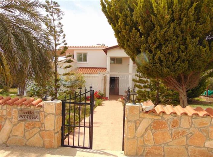 Image No.1-Villa de 6 chambres à vendre à Peyia