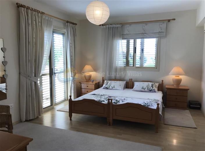 Image No.2-Villa de 4 chambres à vendre à Larnaca