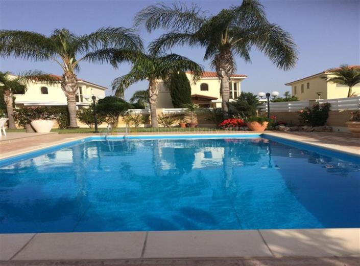 Image No.1-Villa de 4 chambres à vendre à Larnaca