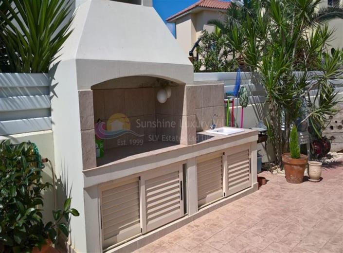 Image No.4-Villa de 4 chambres à vendre à Larnaca