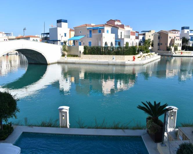 Image No.2-Maison / Villa de 2 chambres à vendre à Limassol Marina