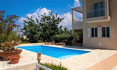 Maison / Villa de 4 chambres à vendre à Konia