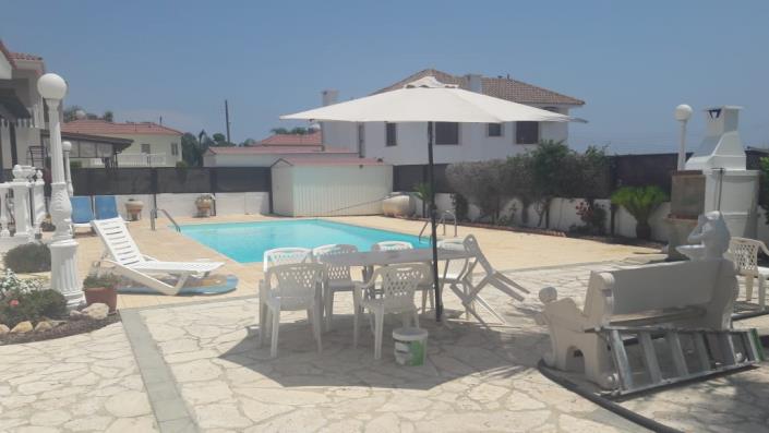 Image No.23-Bungalow de 4 chambres à vendre à Ayia Napa