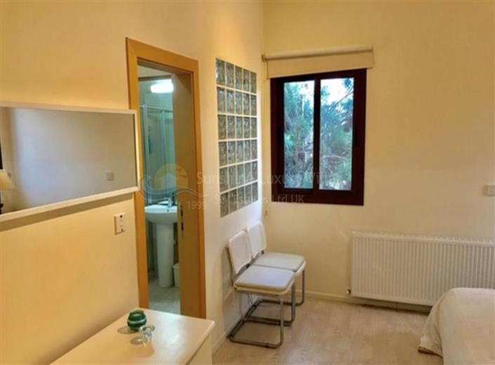 Image No.4-Bungalow de 4 chambres à vendre à Limassol