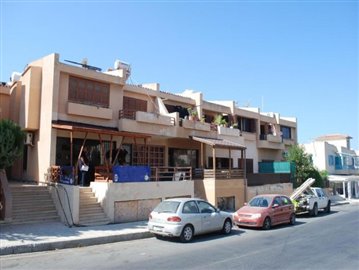 Appartement de 2 chambres à vendre à Chlorakas