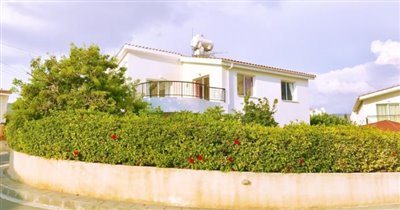 Villa de 3 chambres à vendre à Peyia