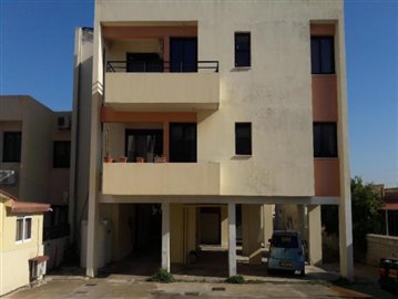 Appartement de 2 chambres à vendre à Aradippou