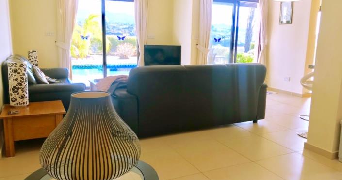 Image No.4-Villa de 4 chambres à vendre à Peyia