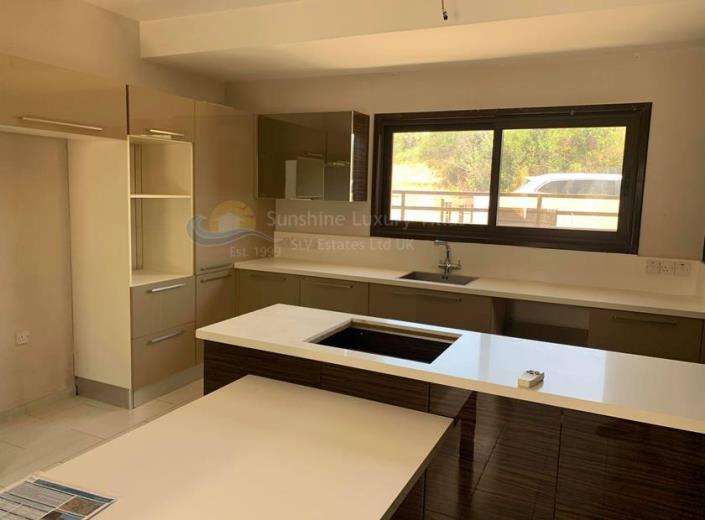 Image No.3-3 Bed House for sale