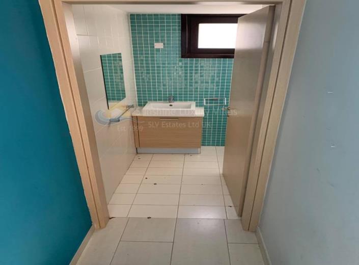 Image No.15-3 Bed House for sale