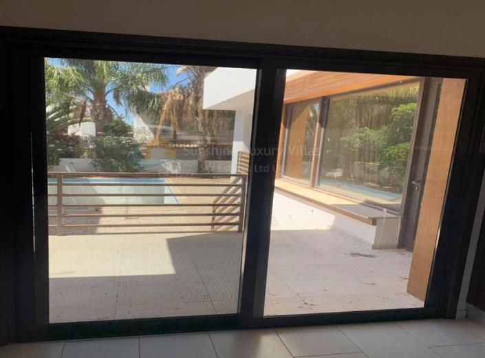 Image No.18-3 Bed House for sale