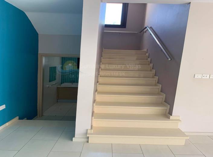 Image No.21-3 Bed House for sale