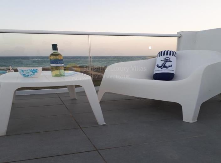 Image No.2-Maison de 2 chambres à vendre à Pervolia