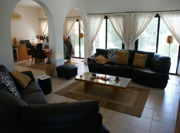 Image No.4-3 Bed Villa / Detached for sale