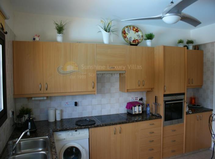 Image No.8-3 Bed Villa / Detached for sale