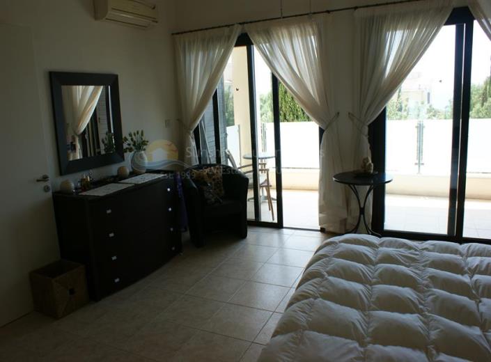 Image No.16-3 Bed Villa / Detached for sale