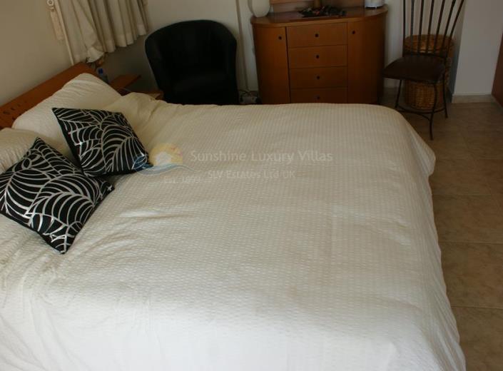 Image No.20-3 Bed Villa / Detached for sale