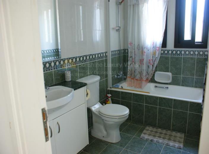 Image No.21-3 Bed Villa / Detached for sale