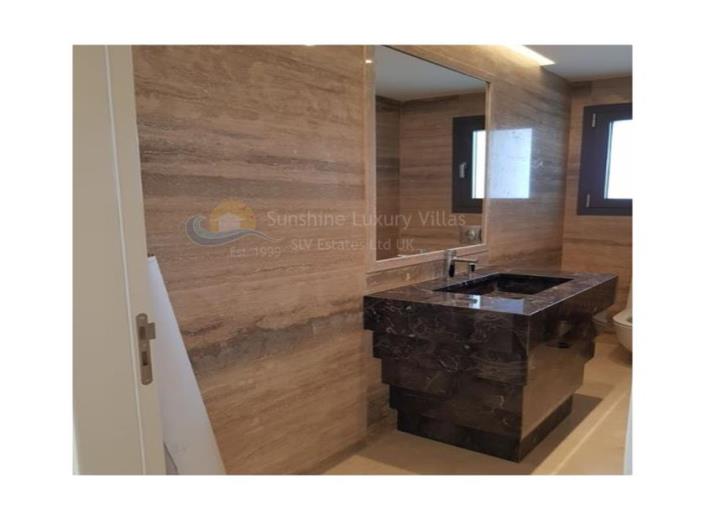 Image No.5-Appartement de 3 chambres à vendre à Mouttagiaka