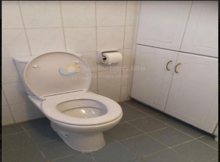 Image No.8-3 Bed House for sale