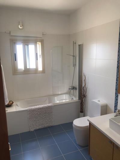 Image No.11-5 Bed Villa / Detached for sale