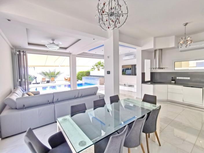 Image No.5-5 Bed Villa for sale