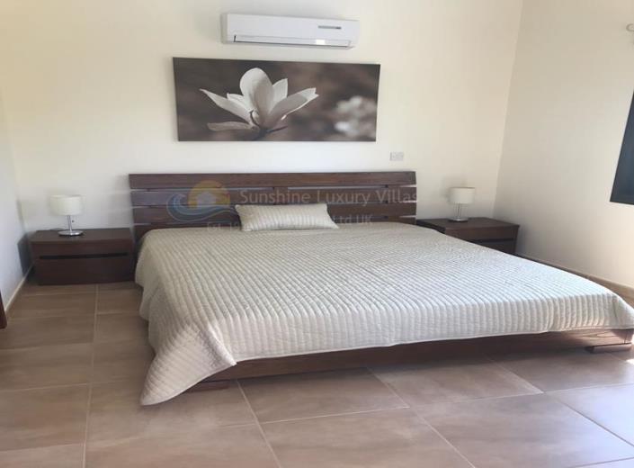 Image No.14-4 Bed Villa / Detached for sale