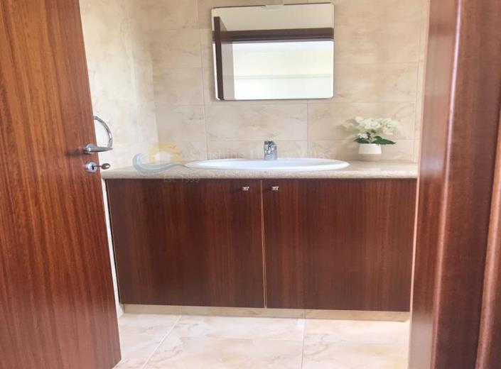 Image No.19-4 Bed Villa / Detached for sale