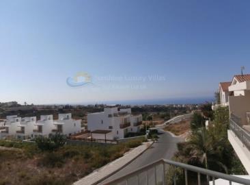 Maison de ville de 2 chambres à vendre à Peyia