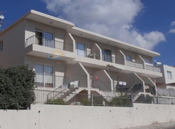 Image No.2-Maison de ville de 2 chambres à vendre à Peyia