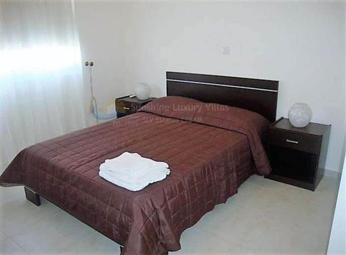 Image No.10-2 Bed Property for sale