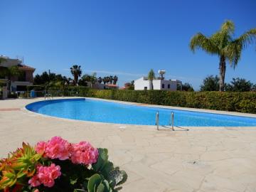 Maison de ville de 2 chambres à vendre à Peyia