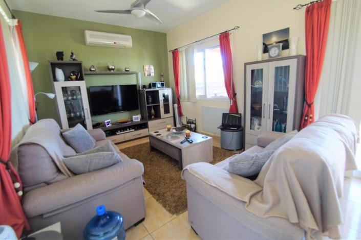 Image No.9-2 Bed Townhouse for sale